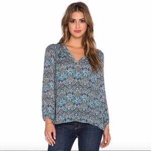 Joie great condition silky blue paisley top! L